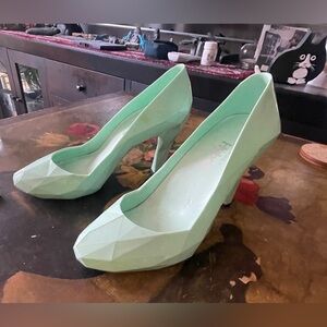 NLA Turquoise United Nude Hybrid, 39